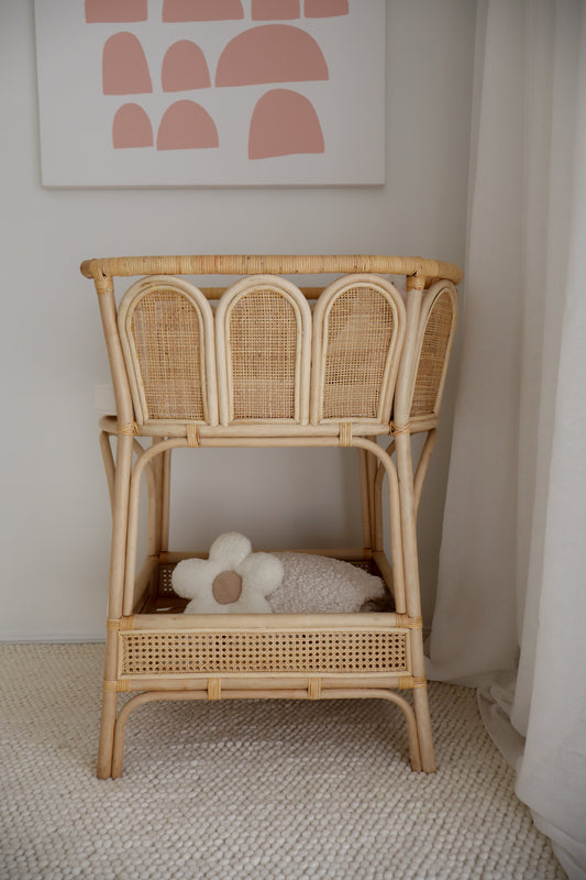 Scallop Change Table