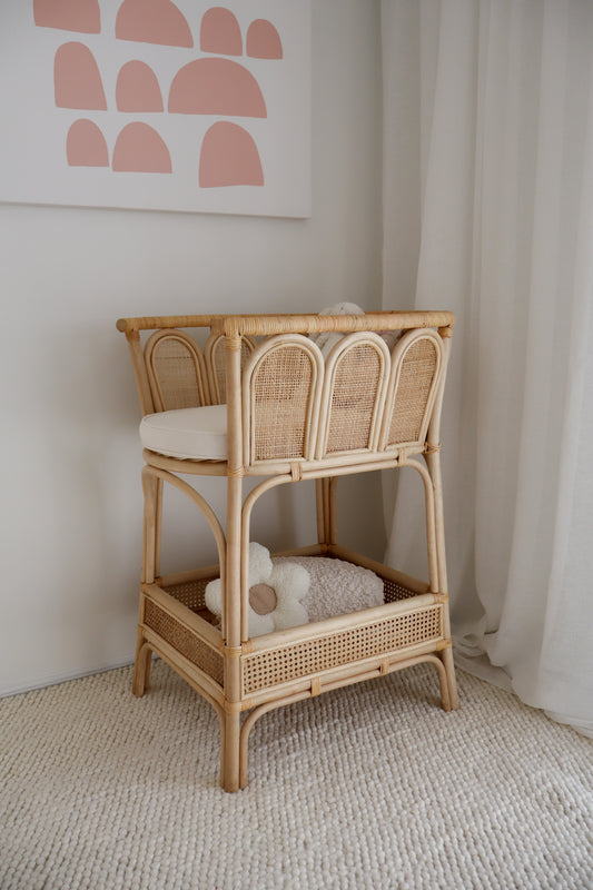 Scallop Change Table