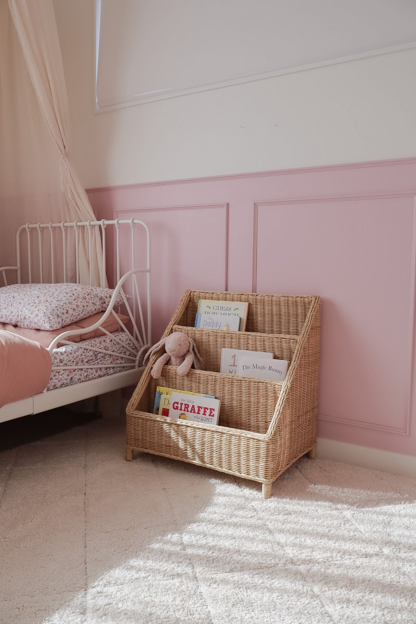 Rattan Bookstand