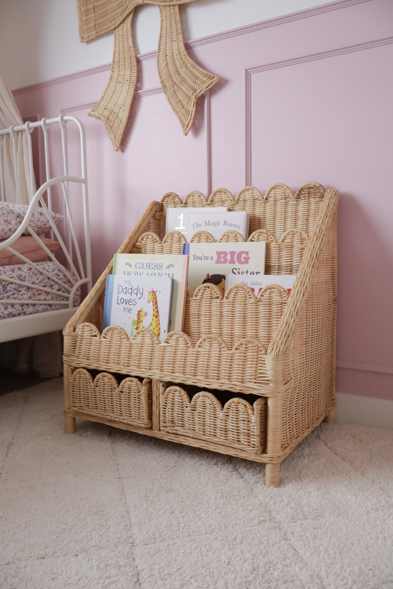 Scallop Rattan Bookstand