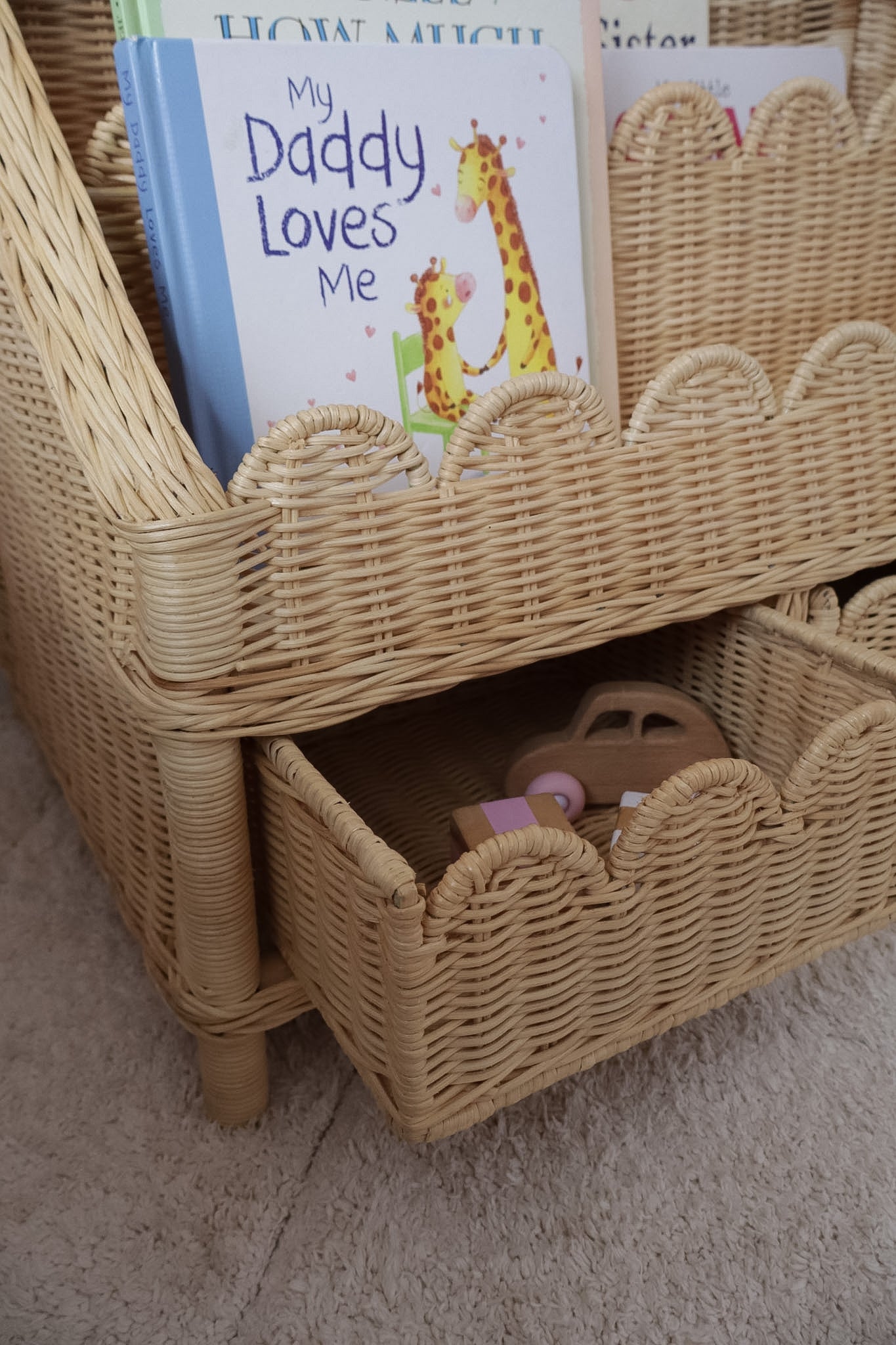 Scallop Rattan Bookstand