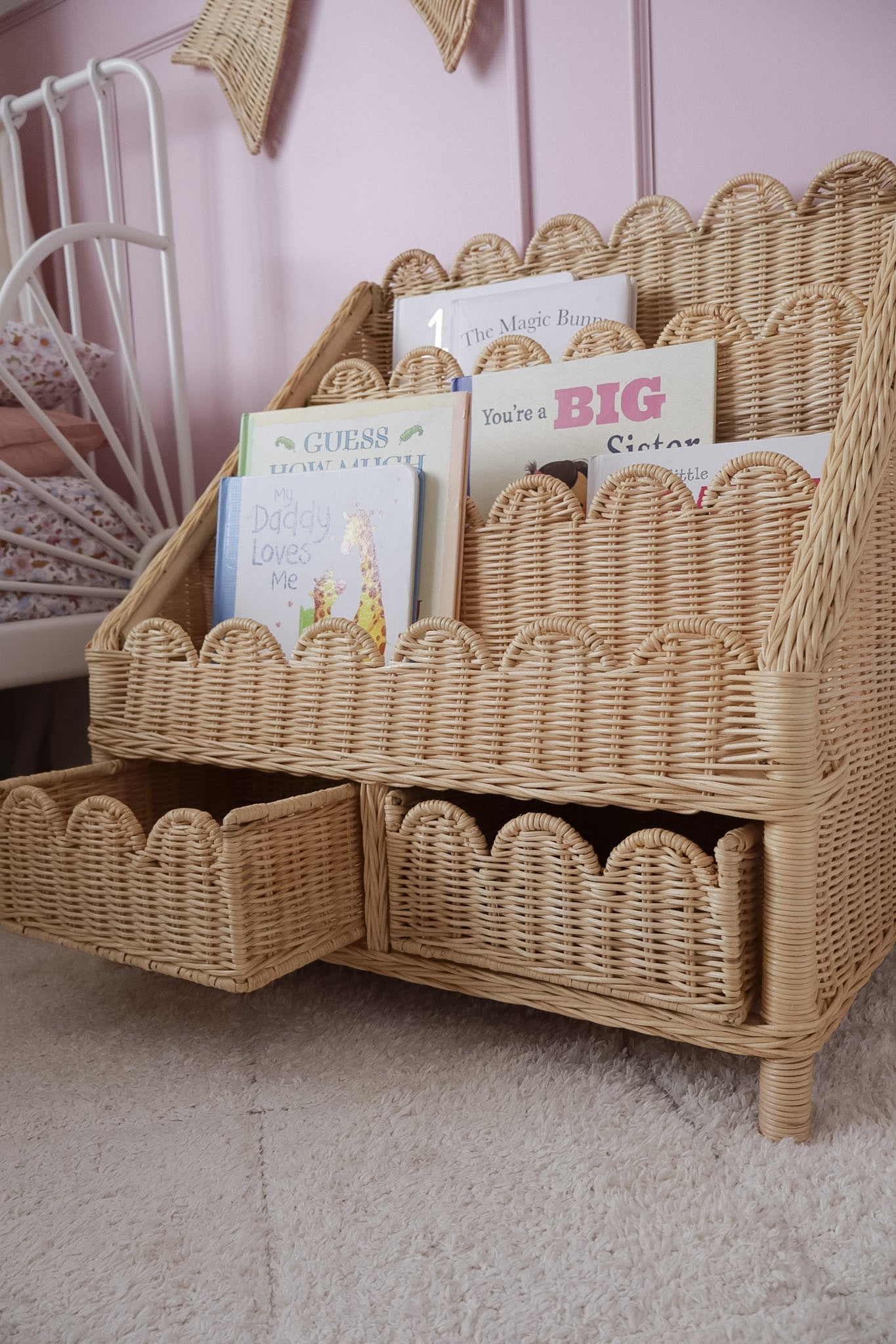 Scallop Rattan Bookstand