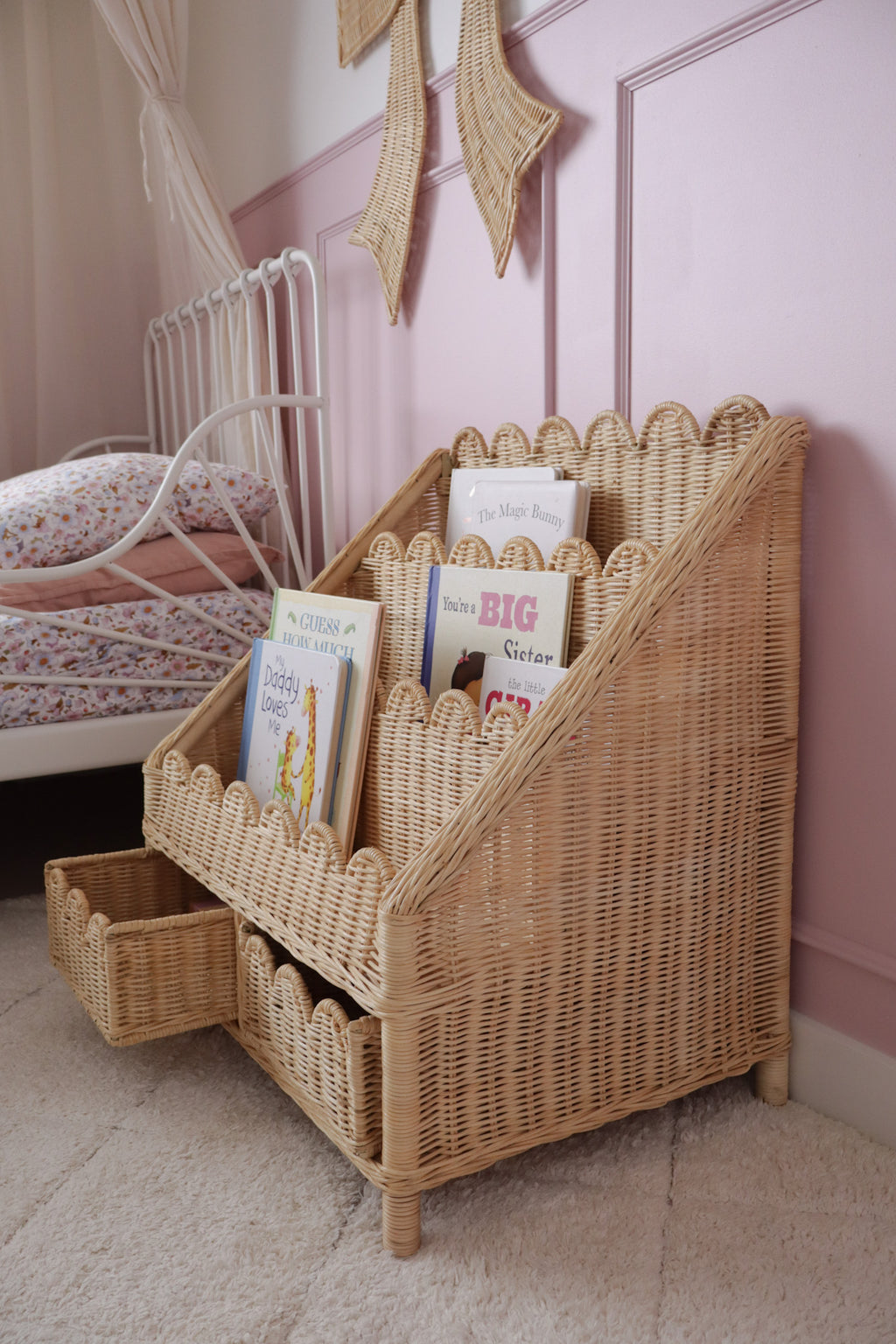 Scallop Rattan Bookstand