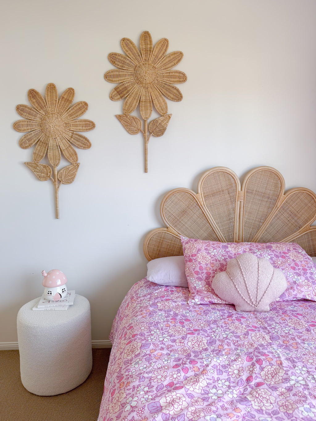 Daisy Rattan Flower