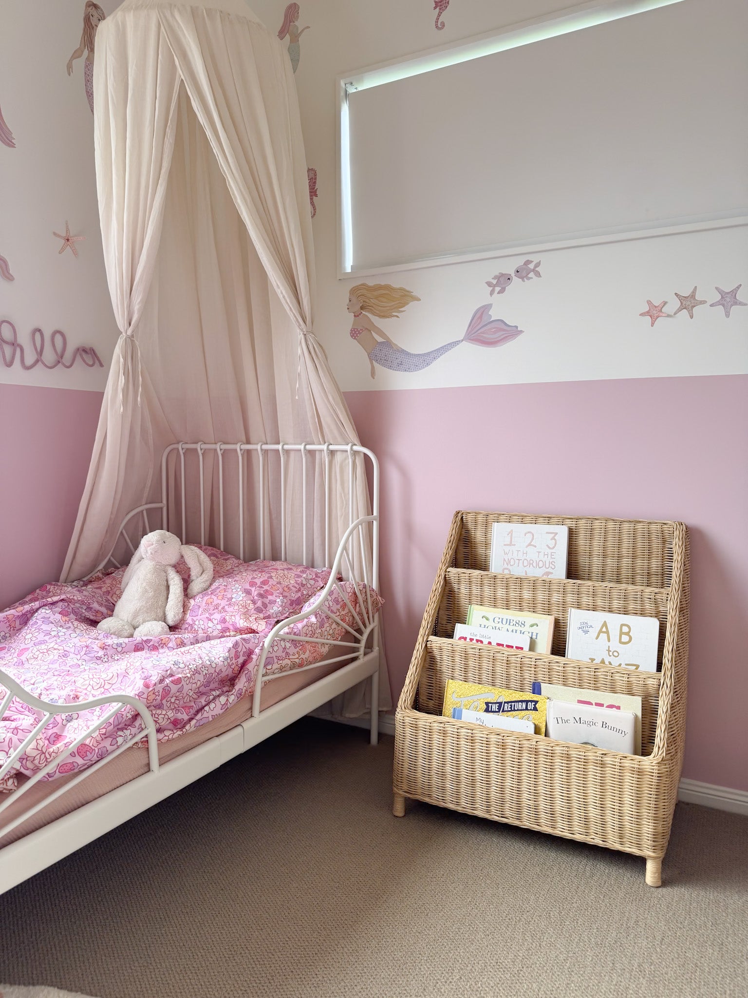 Rattan Bookstand