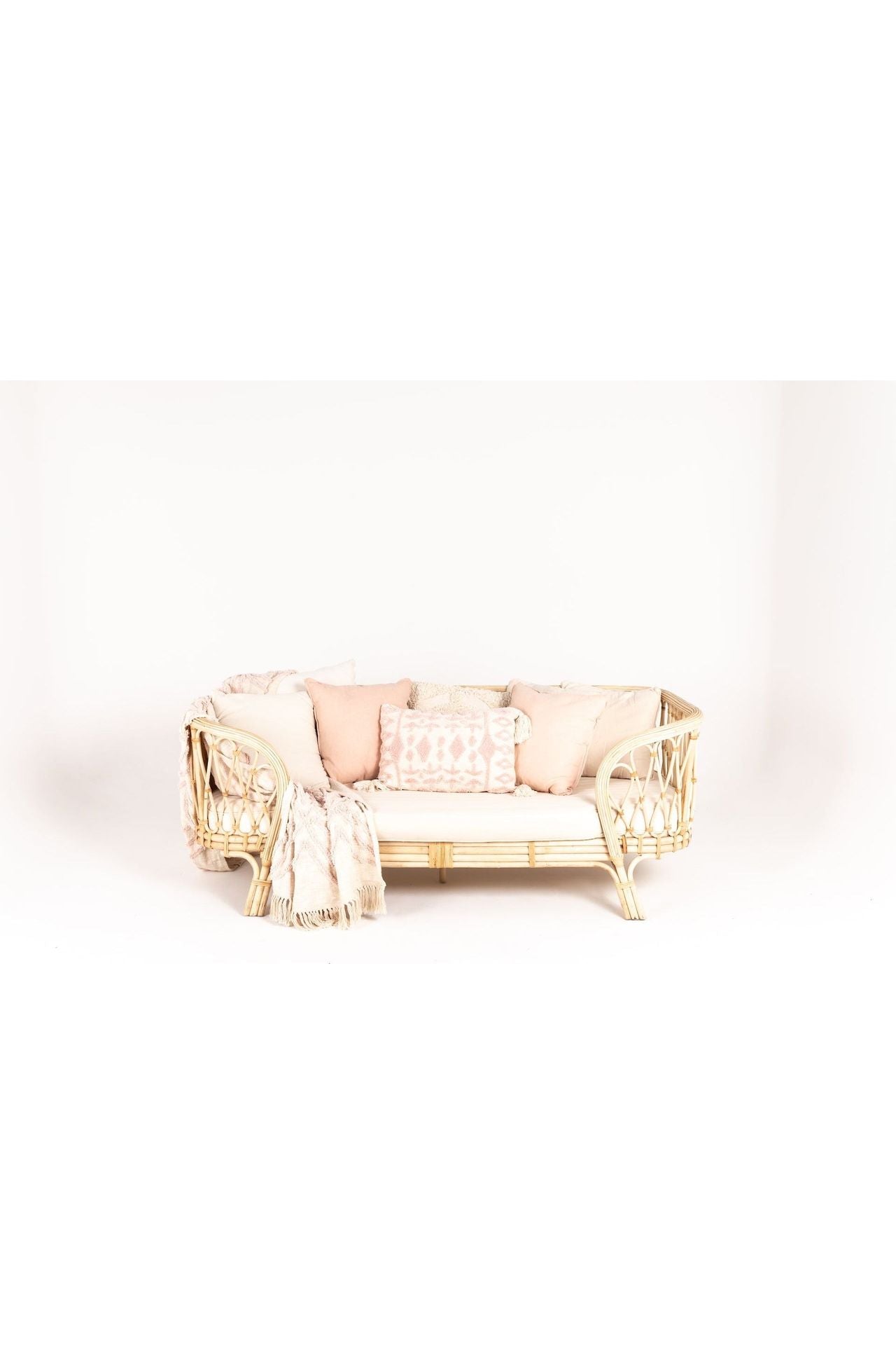 inkah rattan daybed