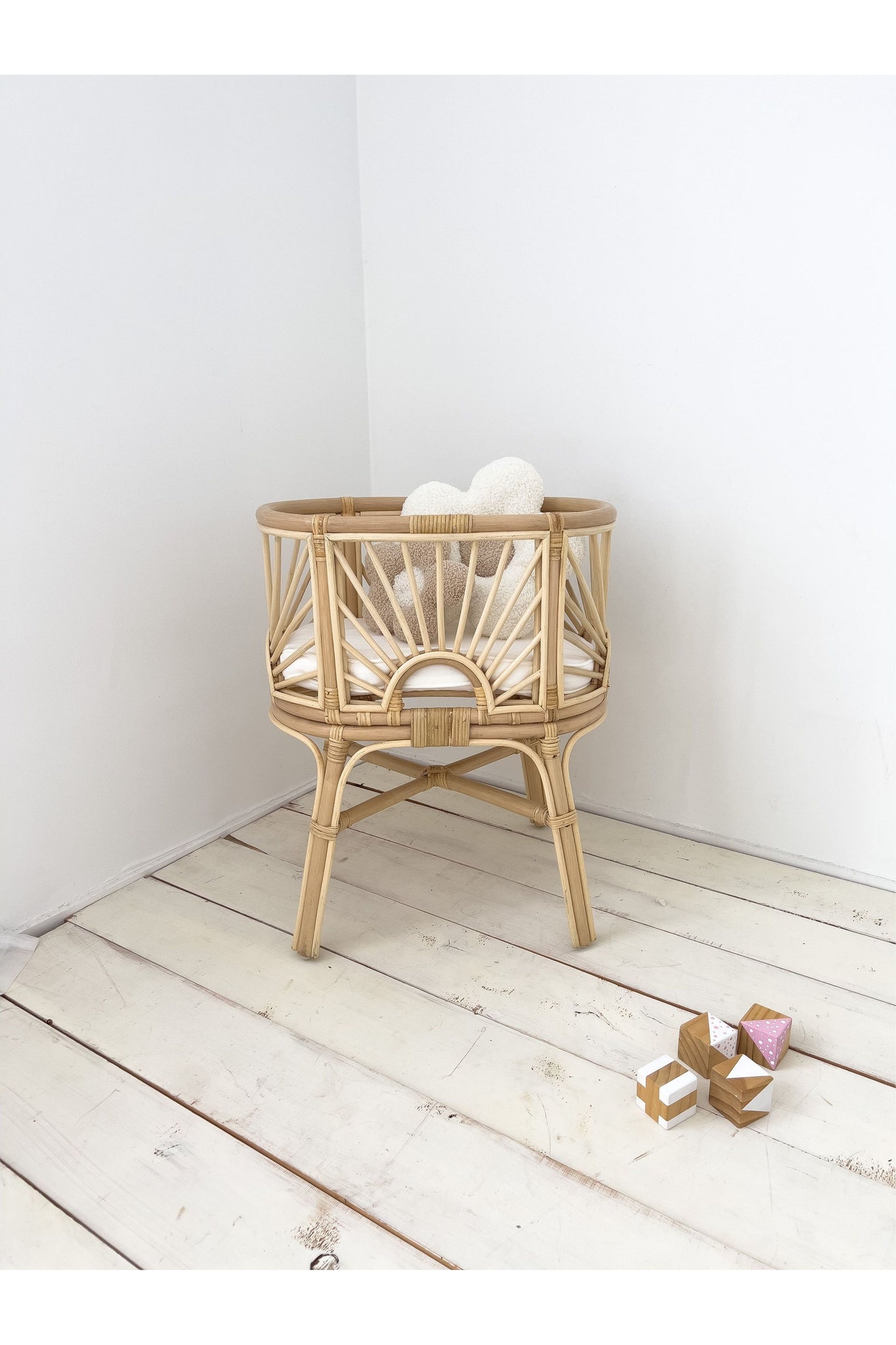 inkah rattan dolls bassinet